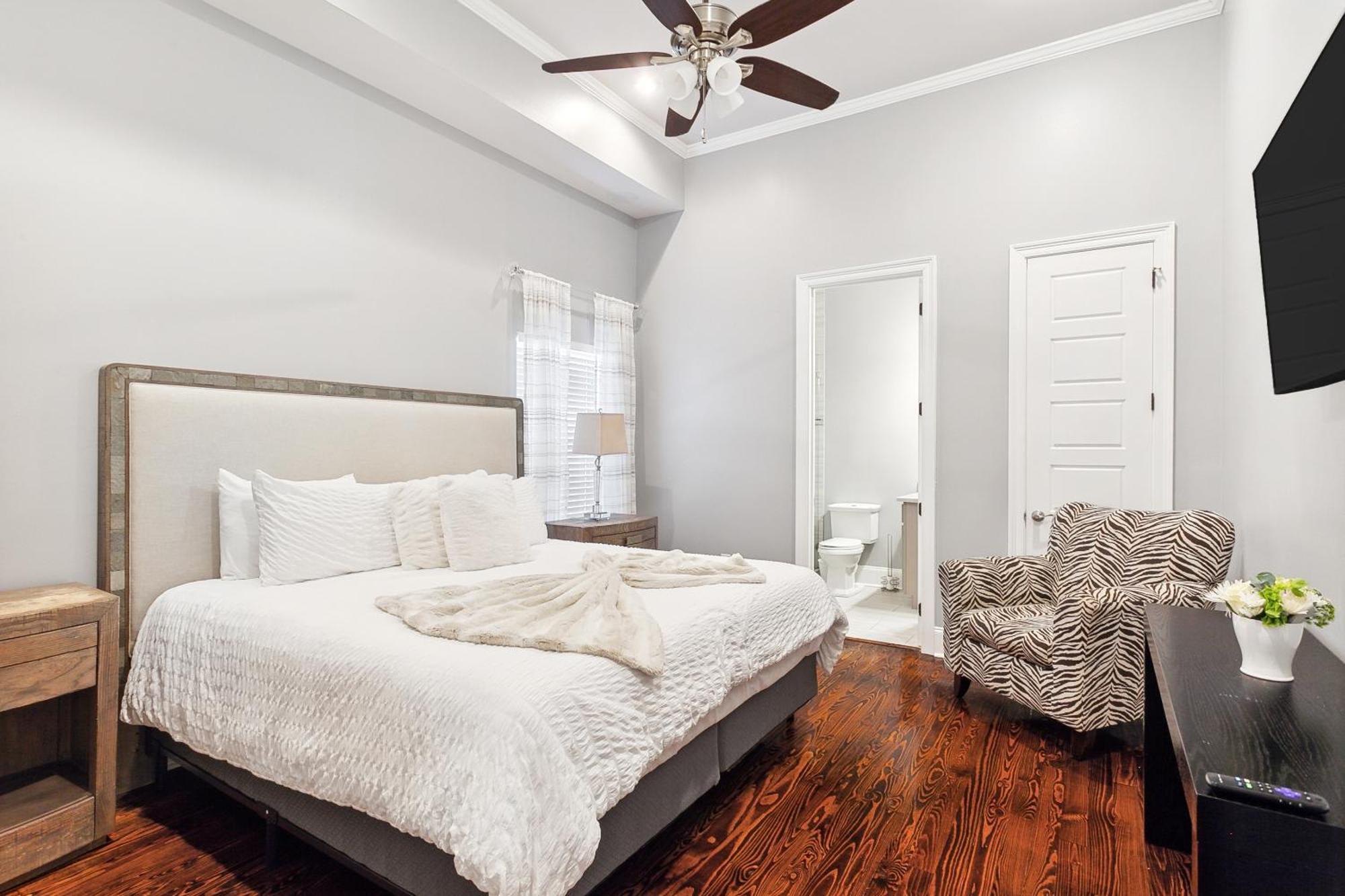 Amazing 3Bedroom Townhome, In Historic Dryade City นิวออร์ลีนส์ ภายนอก รูปภาพ